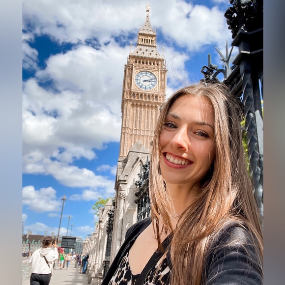 Meet your Posher! - Picture 6 of 7